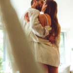 shooting photo intimiste pour couple ou personne seule chez vous ou ailleurs !